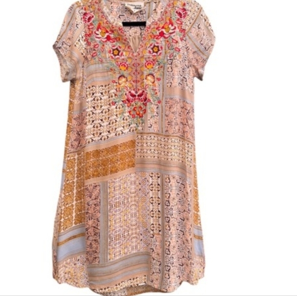 Dresses & Skirts - Savanna Jane Boho-Chic V Neck Embroidered T-Shirt Dress 100% Rayon Size S